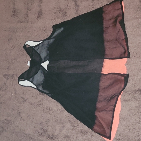 Mulit-colored open back top made by swool - Picture 2 of 3